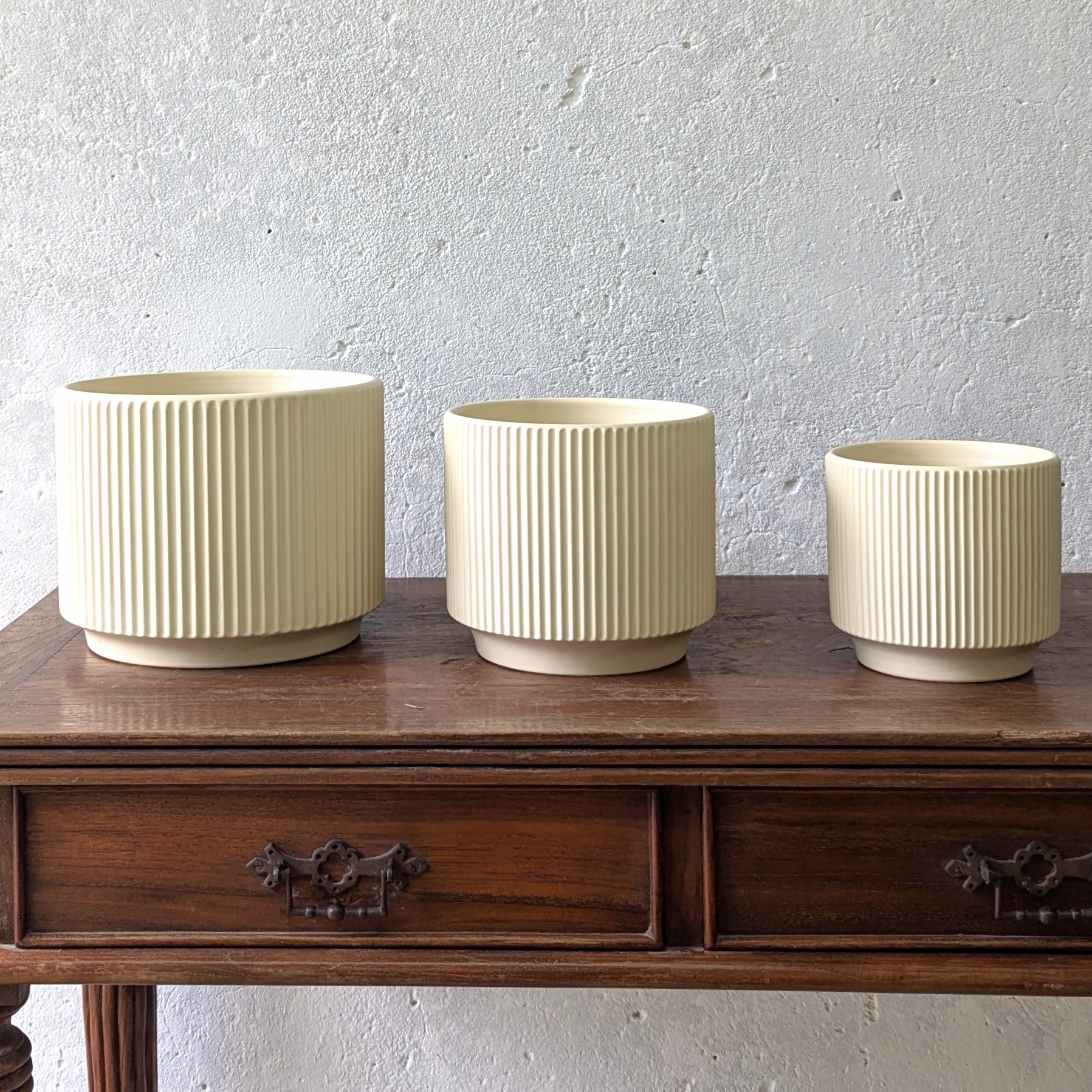 Cream Ceramic Ribbed Pot