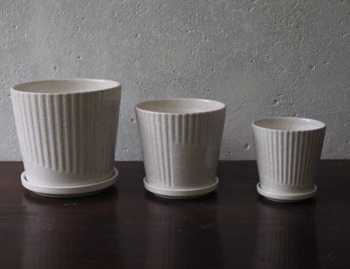 Cream Ribbed Ceramic Pot - Image 3